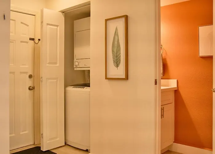 The Scott Getaway - Walkable To Old Town, Remodeled Space, Outdoor Pool! * Scottsdale